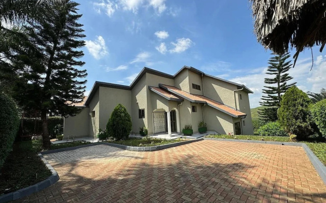 Iwacu Hotel