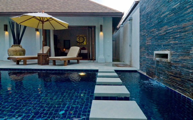 Villa Kama by Holiplanet