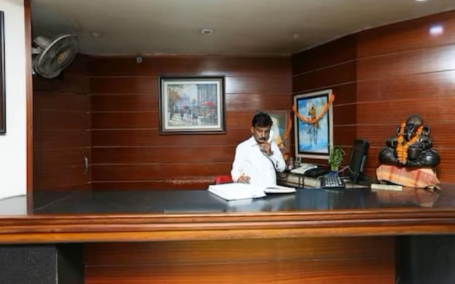 Revking at Hotel Batra