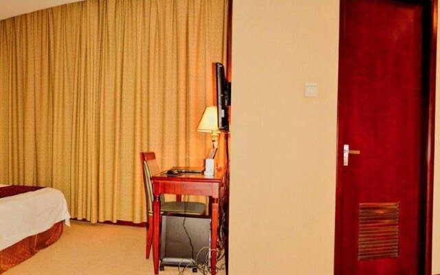 Crown Garden Hotel