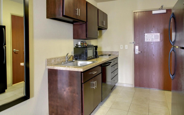 Cobblestone Inn & Suites - Winterset, IA