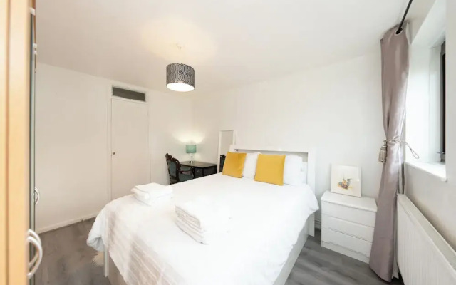 1bedlondonapt-freeparking-fastwifi-sofabed