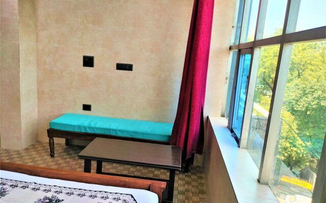 Shamim Residency Near Nizamuddin Dargah