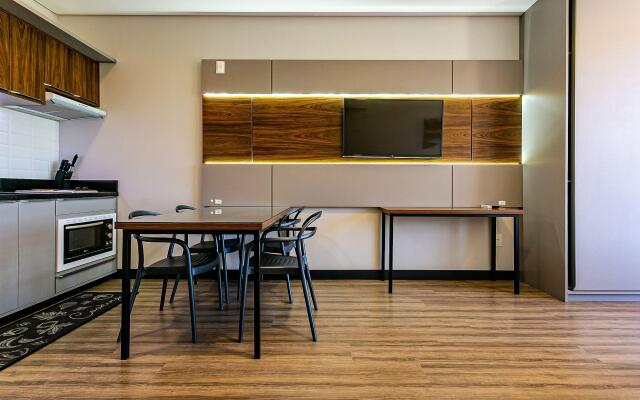 Studio em condomínio c/ piscina 700m praia STI210