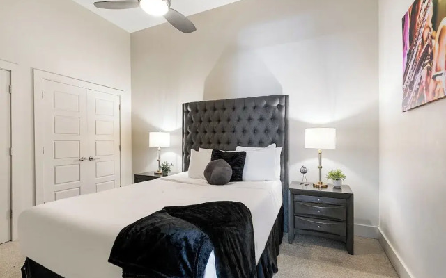 Tasteful Condo Near French Quarter