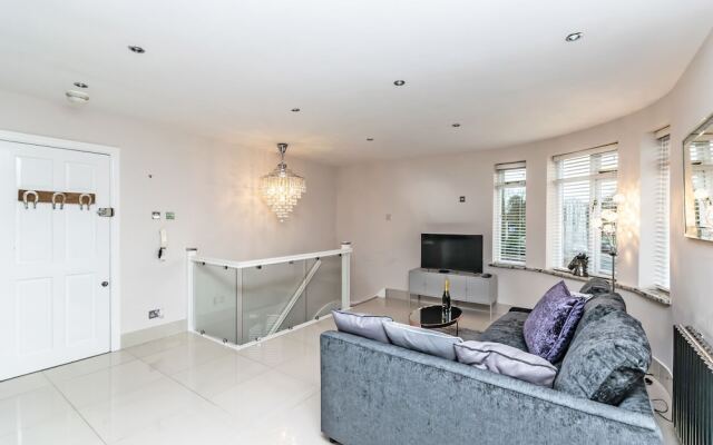 Unique Chester Racecourse Apartment
