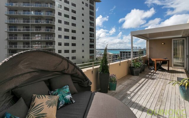 QV Executive Penthouse with Parking - 782