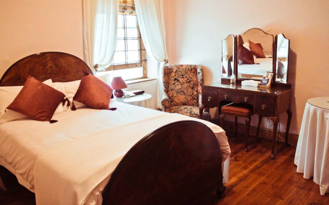 Mountain Manor Guest House & Executive Suites