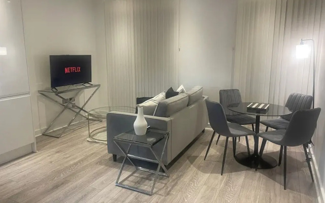 St Albans City Retreat - 2 Bed Apartment