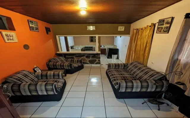 1961 Los Naranjos Hostal