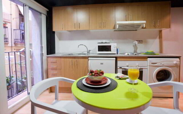Apartamentos Colon 3000