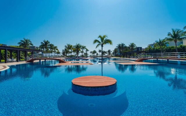 Casa Miramar 2 Bedroom Condo by Redawning