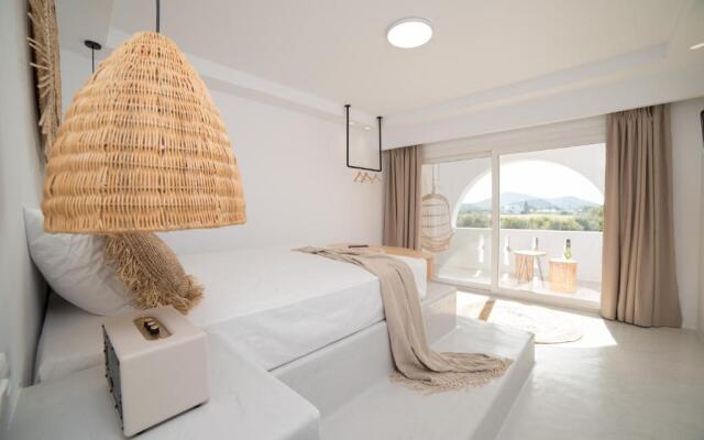 Iphimedeia Luxury Hotel & Suites
