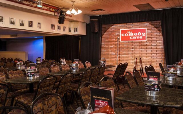 Travelodge Calgary MacLeod Trail