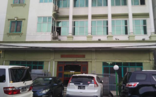 Jade Hotel
