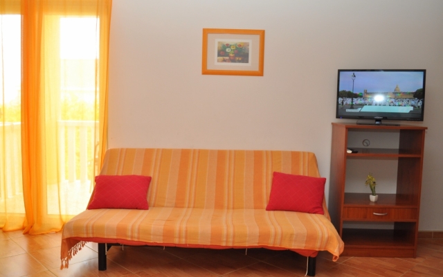 Studio apartment Ivi - big parking and courtyard SA3 Makarska, Riviera Makarska