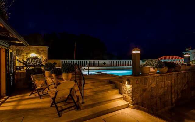 Studio Antica, Apartment With a Private Swimming Pool