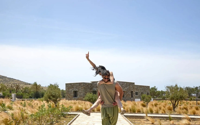 Emerald Tinos