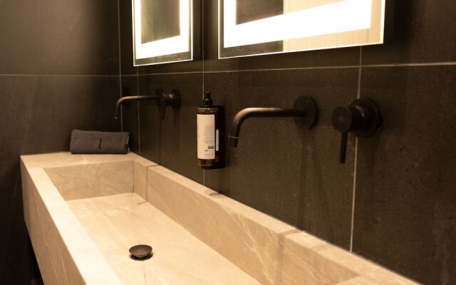 Taskou Luxury Suites