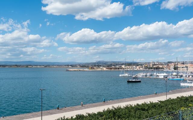 Elegante Appartamento Fronte Mare