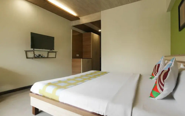 OYO Home 61748 Royal Stay Kalamboli