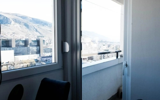 Modern 2-bedroom condo on the 14th floor