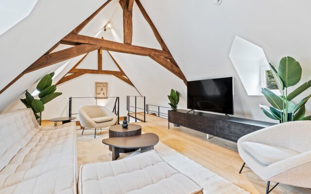 Escape to Clausen Stylish ApartmentID212