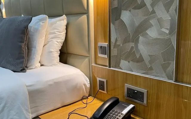 Caeser's Luxury Hotel