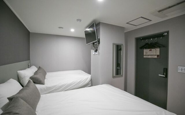 Philstay Myeongdong Station