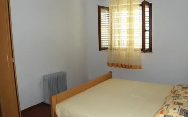 Apartments Njivice Bajcic