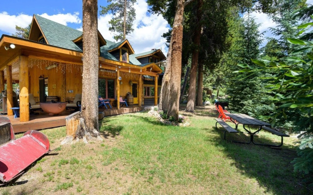 The River House 3 Bedroom Cabin