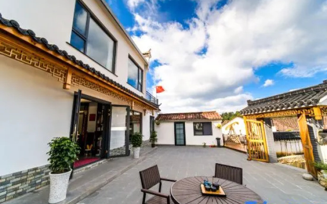 Jiuhuashan Jiushe Zizai Courtyard Homestay (On the Jiuhua Mountain Roushen Baodian) – Exterior – Chizhou