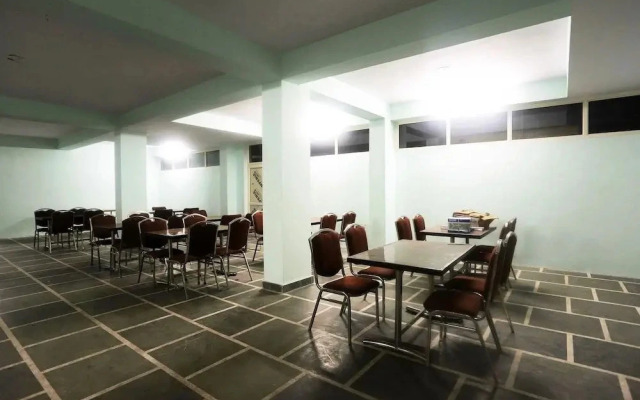 Hotel Him Jyoti by OYO Rooms