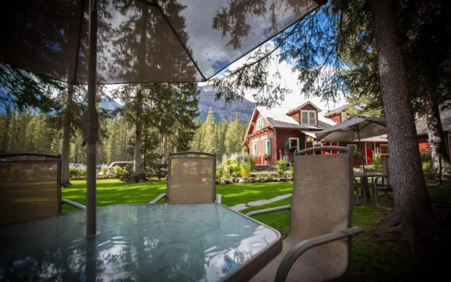 Paradise Lodge & Bungalows