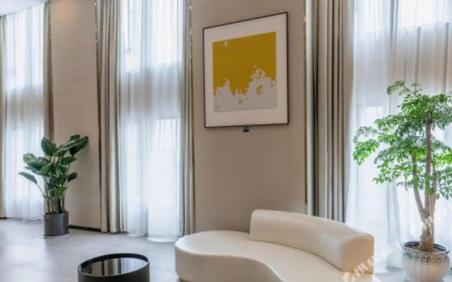 Berman Hotel (Guiyang southwest Trade City Jinyang bus station store)