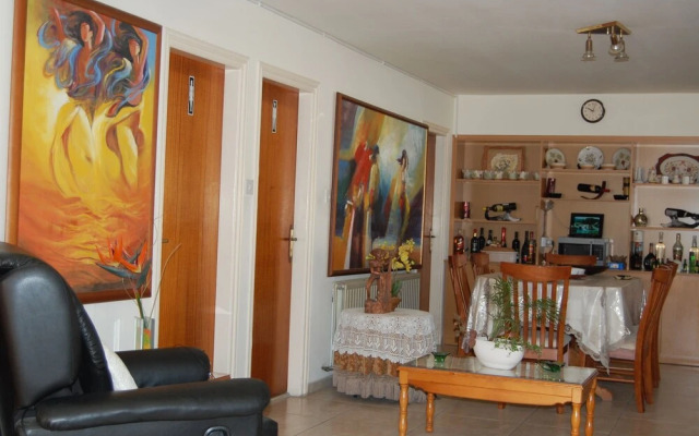 Nicos & Olympia Apartments