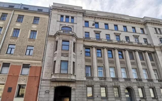 Apartments on the Fontanka River embankment 56