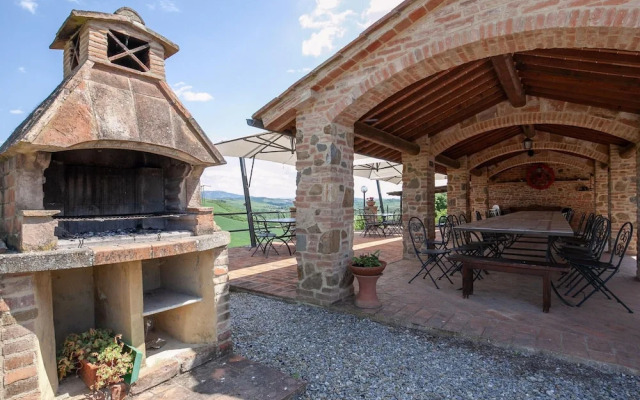 Apartment in Tuscany With Pool & BBQ