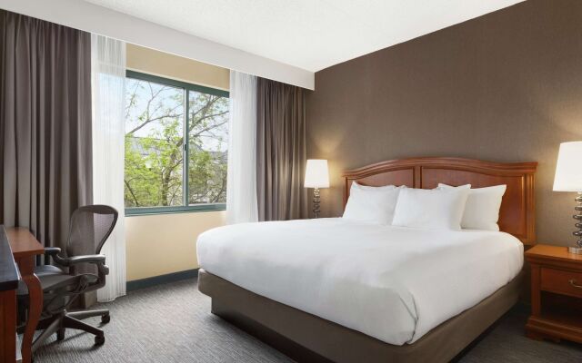 DoubleTree by Hilton Detroit Novi