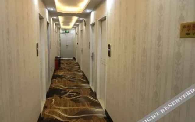 Yuanai Hotel (Yellow Crane Tower Hubu Lane)