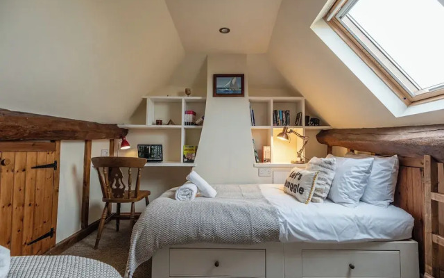 The Threshing Barn-Stunning 5 BD Retreat
