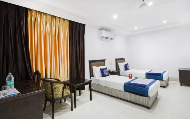 OYO 9627 Hotel Srinivasa Central