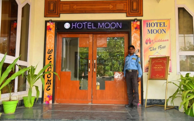Hotel Moon