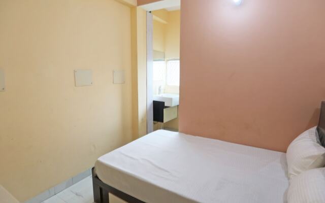 SPOT ON 48329 Dee 9 Residency