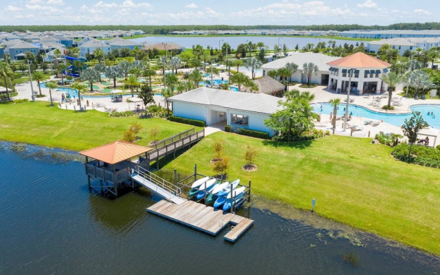 Relax Near Disney 4BR Home With Pool