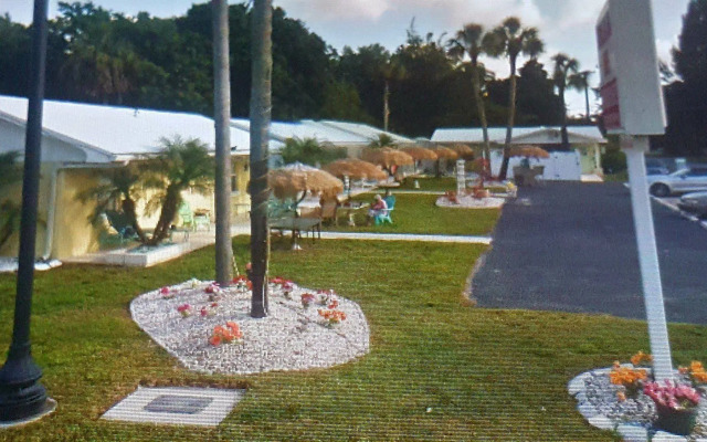 Tropical Bay Inn Motel