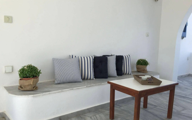 CAELI PAROS by Kostas and Ioanna Studios