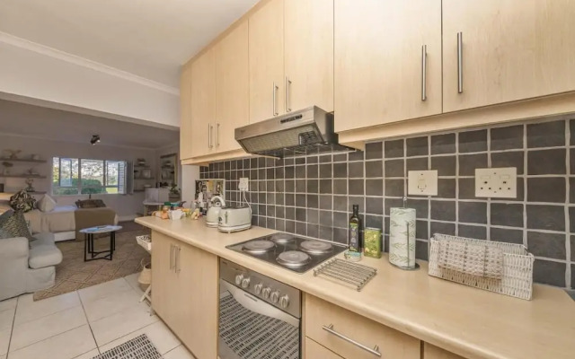 Mouille Point Studio Including Welcome Basket