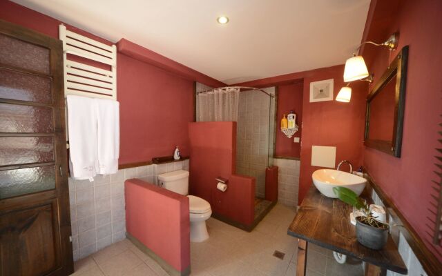 Grandma's Maomaocool Travelling Hotel