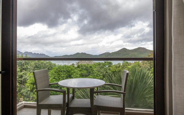 Zuri Resort